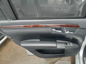 Used Rear door trim 4-door, left Mercedes S (W221) 5.5 S-550 32V Price on request offered by A-Team Automotive Rotterdam