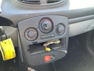 Used Heater control panel Renault Clio III (BR/CR) 1.2 16V 65 Price on request offered by A-team Automotive Hellevoetsluis