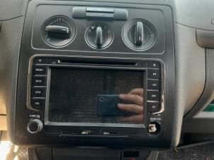 Gebrauchte Radio CD Spieler Volkswagen Caddy III (2KA,2KH,2CA,2CH) 2.0 SDI Preis auf Anfrage angeboten von A-Team Automotive Rotterdam