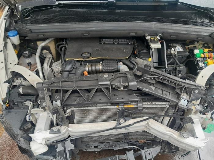 Engine from a Citroën C4 Grand Picasso (3A) 1.6 BlueHDI 120 2019