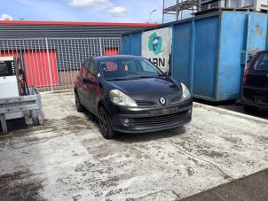 Used Radiator Renault Clio III (BR/CR) 1.2 16V 75 Price on request offered by A-team Automotive Hellevoetsluis