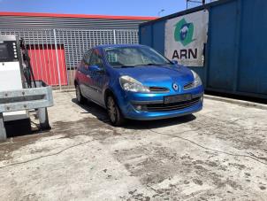 Used Radiator fan Renault Clio III (BR/CR) 1.6 16V Price on request offered by A-team Automotive Hellevoetsluis