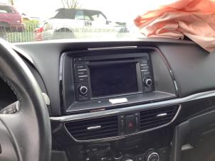 Używane Radioodtwarzacz CD Mazda 6 SportBreak (GJ/GH/GL) 2.2 SkyActiv-D 165 16V Cena na żądanie oferowane przez A-team Automotive Hellevoetsluis