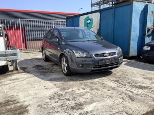 Used Radiator fan Ford Focus 2 2.0 16V Price on request offered by A-team Automotive Hellevoetsluis