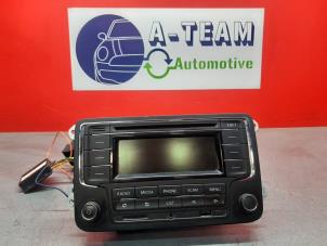 Used Radio CD player Volkswagen Golf V (1K1) 1.6 FSI 16V Price on request offered by A-Team Automotive Rotterdam