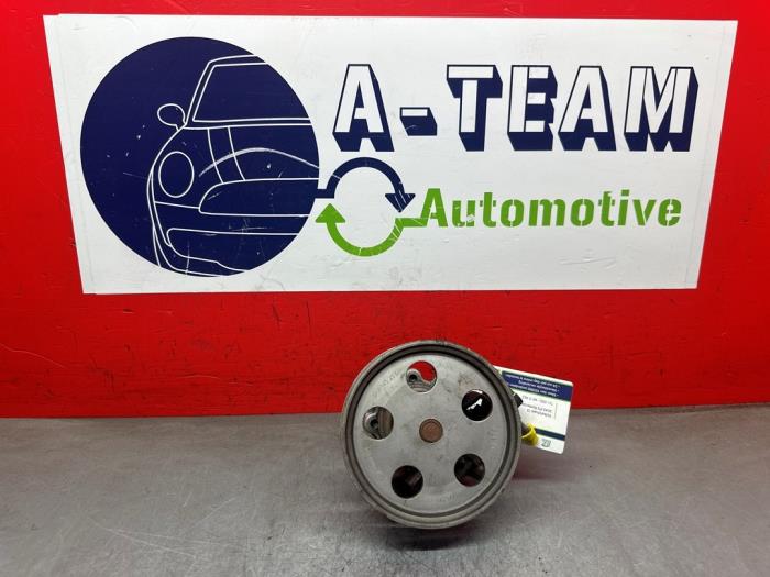 Usagé Pompe de direction Audi A4 Avant (B7) 1.8 T 20V Prix € 49,99 Règlement à la marge proposé par A-Team Automotive