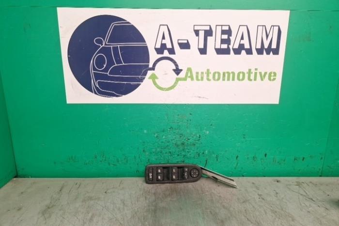 Usados Interruptor de ventanilla eléctrica Peugeot 308 (4A/C) 1.6 16V THP 155 Precio € 49,99 Norma de margen ofrecido por A-team Automotive