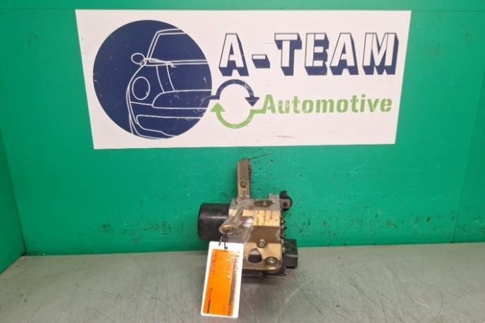 Używane Pompa ABS Lancia Thesis (841) 3.0 V6 24V Cena € 199,99 Procedura marży oferowane przez A-team Automotive