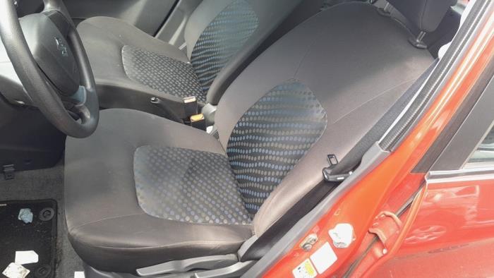 Używane Fotel lewy Suzuki Celerio (LF) 1.0 12V Dualjet Cena na żądanie oferowane przez A-Team Automotive