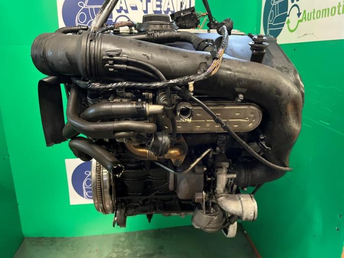 Engine from a Volkswagen Golf V (1K1) 2.0 TDI 16V 2004