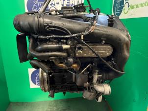 Engine from a Volkswagen Golf V (1K1) 2.0 TDI 16V 2004