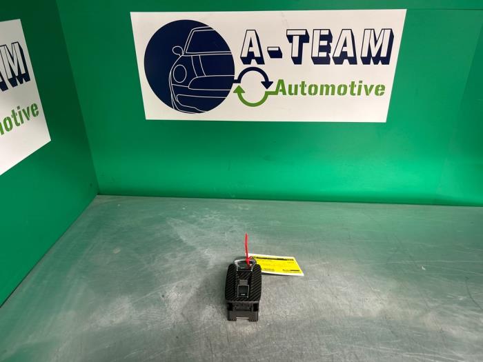 Usados Interruptor combinado de ventanillas McLaren 720S 4.0 V8 32V Turbo Precio € 399,99 Norma de margen ofrecido por A-team Automotive