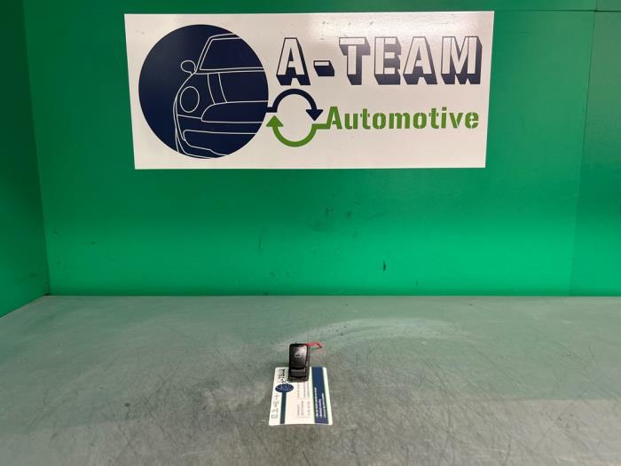 Usados Interruptor de ventanilla eléctrica Smart Fortwo Precio € 19,99 Norma de margen ofrecido por A-team Automotive