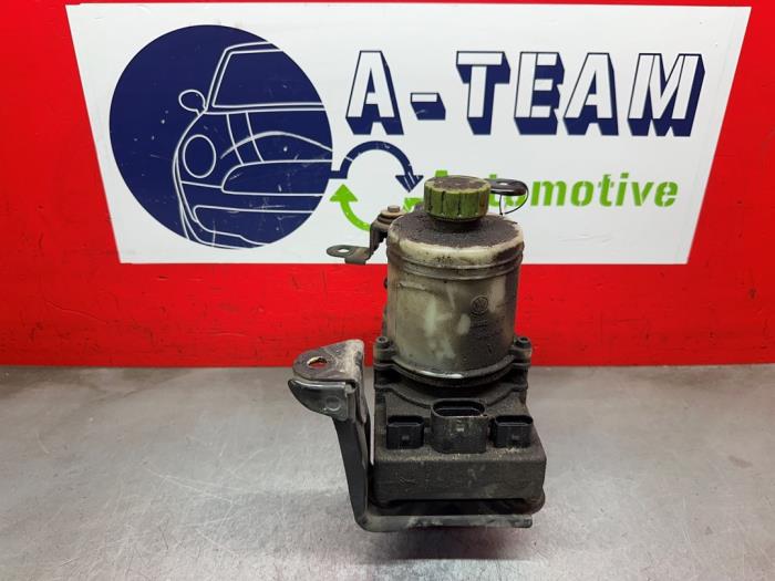 Used Power steering pump Volkswagen Polo IV (9N1/2/3) 1.2 12V Price € 39,99 Margin scheme offered by A-Team Automotive