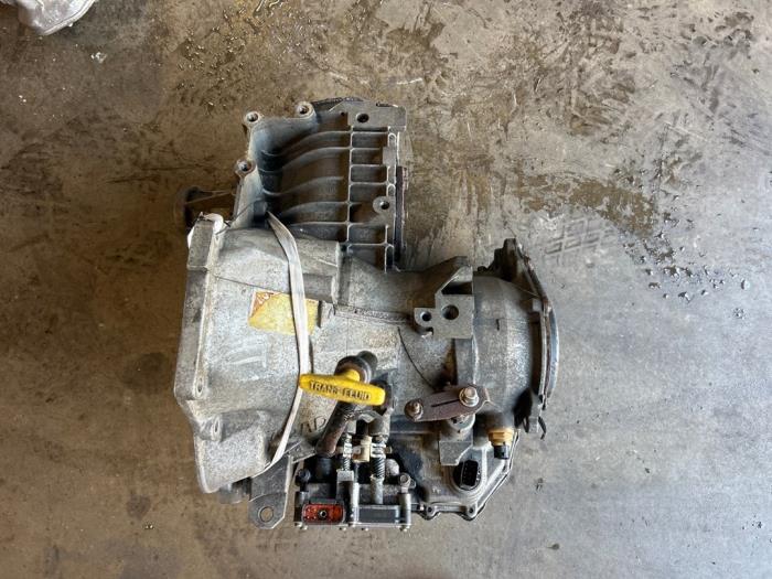 Getriebe van een Dodge Ram Van 2.4 16V 2002