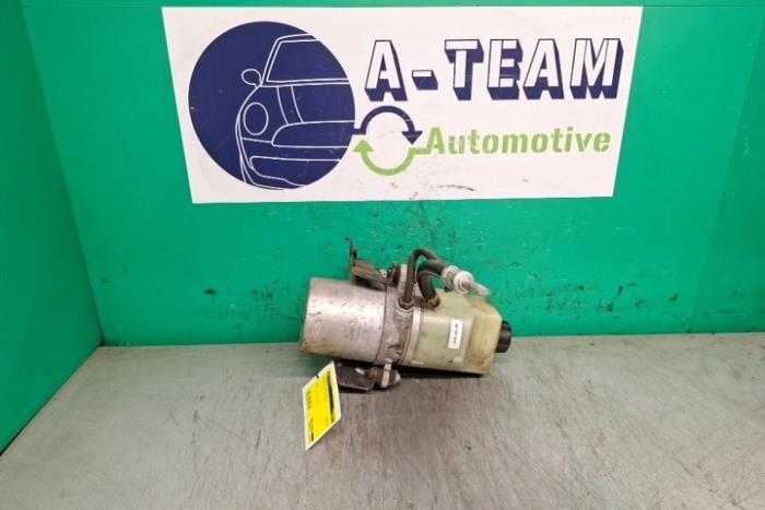 Usagé Pompe de direction Ford Focus 2 Wagon 1.6 TDCi 16V 110 Prix € 124,99 Règlement à la marge proposé par A-team Automotive