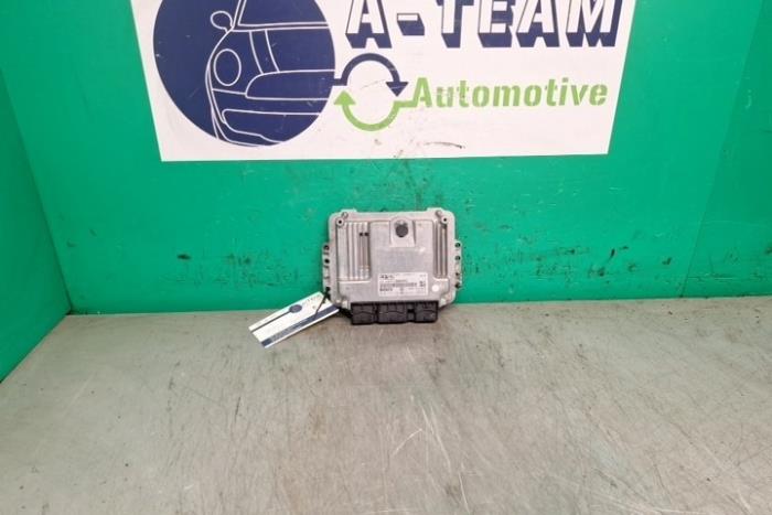Engine management computer from a Ford Focus 2 Wagon 1.6 TDCi 16V 110 2008