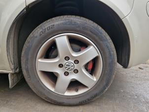 Begagnade Hjuluppsättning + vinterdäck Volkswagen Transporter T5 2.5 TDi Pris på förfrågan erbjuds av A-Team Automotive
