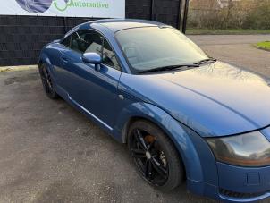 Używane Blotnik prawy przód Audi TT (8N3) 1.8 T 20V Quattro Cena € 199,99 Procedura marży oferowane przez A-team Automotive