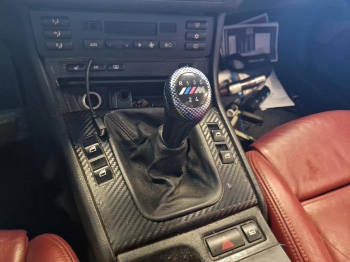 Usados Interruptor de ventanilla eléctrica BMW 3 serie (E46/2) 325 Ci 24V Precio € 49,99 Norma de margen ofrecido por A-Team Automotive