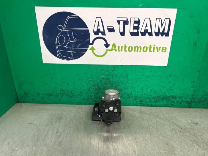 Used ABS pump Mercedes E (W213) E-200 2.0 Turbo 16V Price € 399,99 Margin scheme offered by A-team Automotive