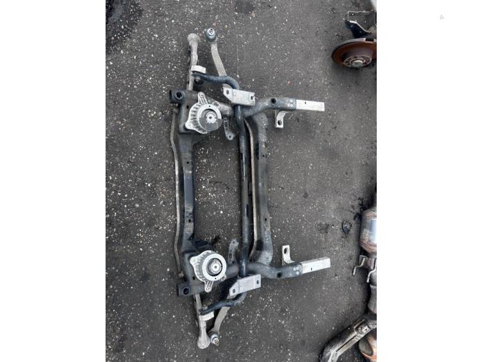 Begagnade Underram Mercedes E (W213) E-200 2.0 Turbo 16V Pris € 99,99 Marginaltabell erbjuds av A-team Automotive