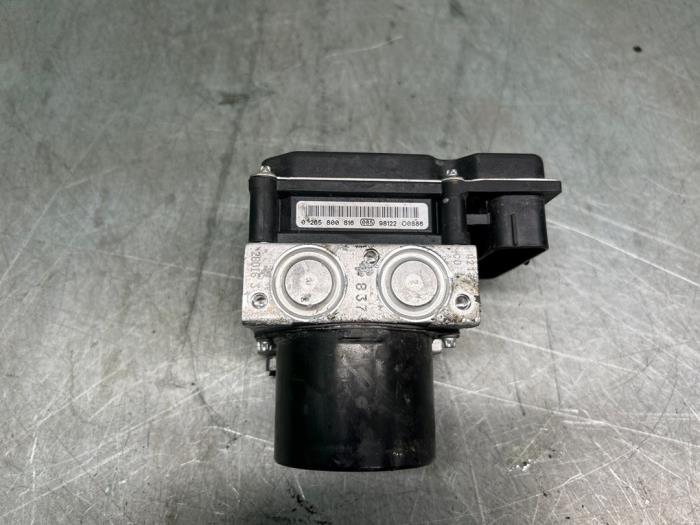ABS Pumpe van een Skoda Fabia II (5J) 1.2i 2009
