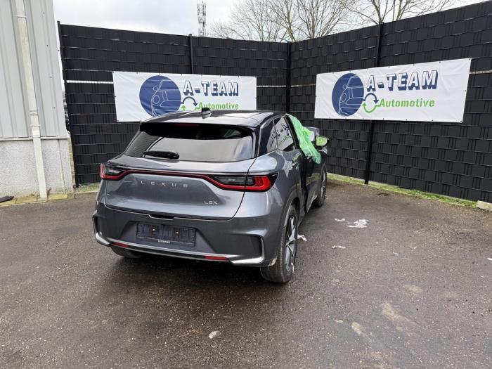Begagnade Underram Lexus LBX 1.5 Hybrid 2WD Pris € 999,99 Marginaltabell erbjuds av A-team Automotive