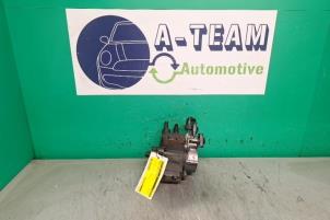 Begagnade Mekanisk bränslepump Peugeot Boxer (U9) 2.2 HDi 130 Euro 5 Pris € 174,99 Marginaltabell erbjuds av A-team Automotive