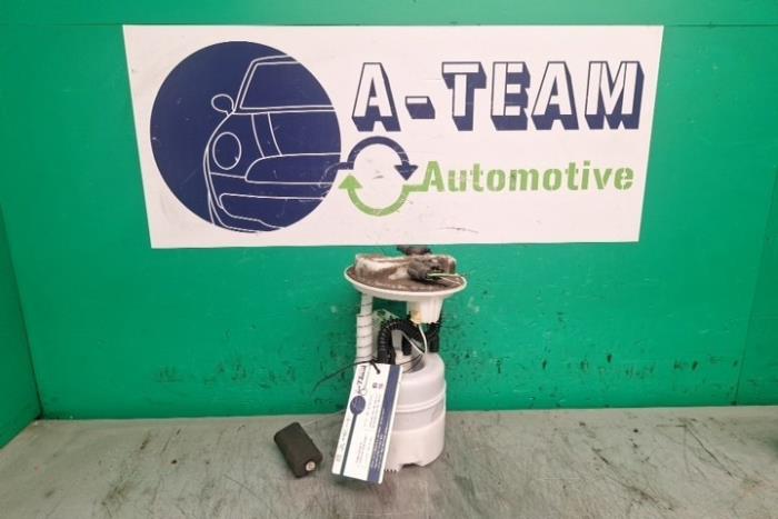 Begagnade Bensinpump Renault Clio III (BR/CR) 1.2 16V 75 Pris € 49,99 Marginaltabell erbjuds av A-team Automotive