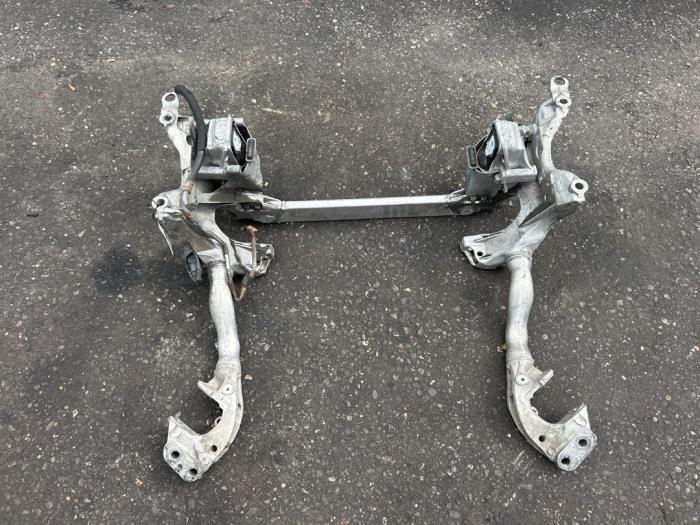 Usados Subchasis Audi A4 Avant (B8) 1.8 TFSI 16V Precio de solicitud ofrecido por A-team Automotive