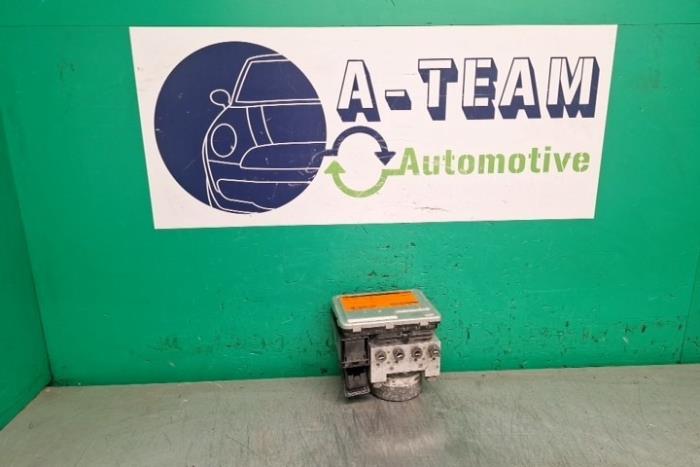 Usagé Bloc ABS Ford Fiesta 7 1.0 EcoBoost 12V 100 Prix € 449,99 Règlement à la marge proposé par A-team Automotive