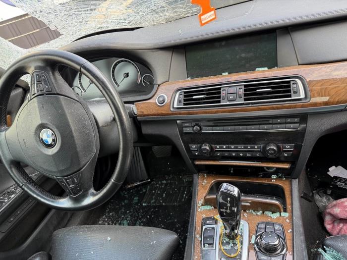 Używane Panel climatronic BMW 7 serie (F01/02/03/04) 750i,Li,LiS V8 32V Cena na żądanie oferowane przez A-team Automotive