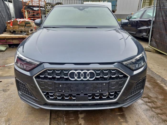Używane Przód kompletny Audi A1 Sportback (GBA) 1.0 25 TFSI 12V Cena € 4.999,99 Procedura marży oferowane przez A-Team Automotive