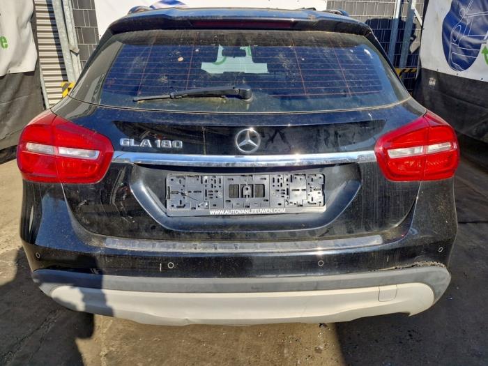 Begagnade Baklucka Mercedes GLA (156.9) 1.6 180 16V Pris € 599,99 Marginaltabell erbjuds av A-Team Automotive