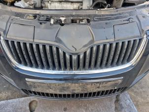 Usados Rejilla Skoda Fabia II (5J) 1.6i 16V Precio € 39,99 Norma de margen ofrecido por A-Team Automotive
