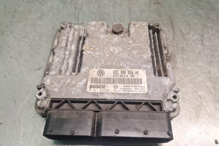 Engine management computer from a Volkswagen Golf V (1K1) 1.6 FSI 16V 2004