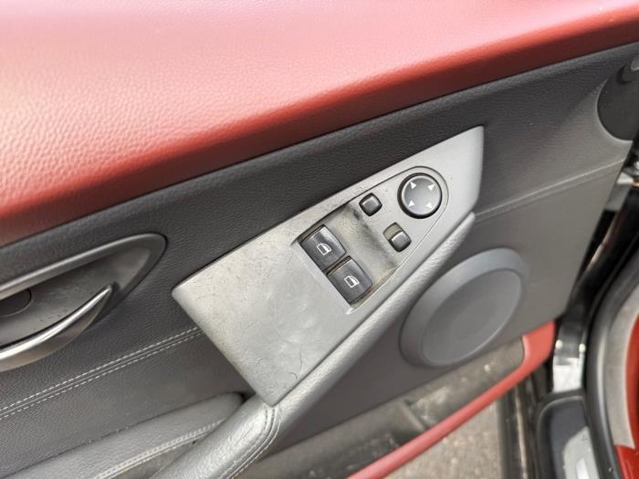 Usados Interruptor de ventanilla eléctrica BMW 6 serie (E63) 645 Ci 4.4 V8 32V Precio de solicitud ofrecido por A-team Automotive