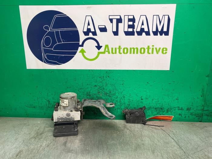 Usagé Bloc ABS Kia Rio III (UB) 1.2 CVVT 16V Prix € 99,99 Règlement à la marge proposé par A-team Automotive