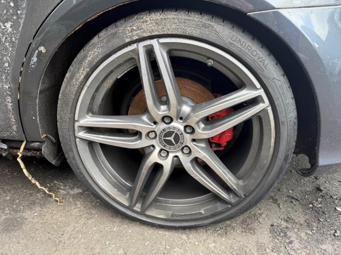 Begagnade Hjul + däck Mercedes E (W212) E-350 CDI BlueTEC 3.0 V6 24V 4-Matic Pris € 349,99 Marginaltabell erbjuds av A-team Automotive