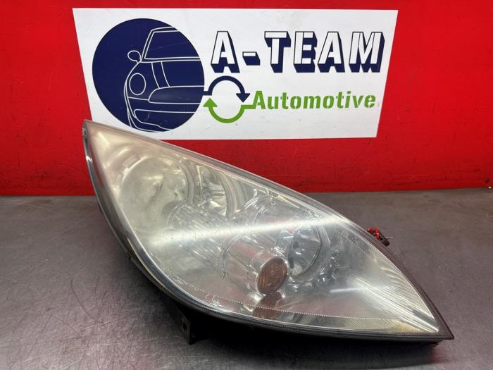Używane Reflektor prawy Mitsubishi Colt (Z2/Z3) 1.1 12V Cena € 29,99 Procedura marży oferowane przez A-Team Automotive