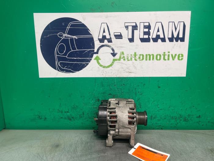Usagé Dynamo Opel Vivaro 2.0 CDTI Prix € 49,99 Règlement à la marge proposé par A-team Automotive