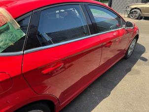 Begagnade Bakdörr, 4-dörrars, höger Ford Mondeo IV 2.5 20V Pris € 224,99 Marginaltabell erbjuds av A-team Automotive