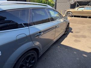 Begagnade Bakdörr, 4-dörrars, höger Ford Mondeo IV Wagon 2.2 TDCi 16V Pris € 249,99 Marginaltabell erbjuds av A-team Automotive