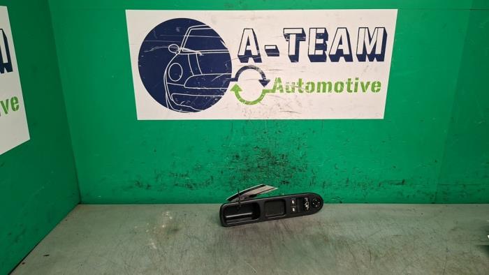 Usados Interruptor combinado de ventanillas Peugeot 307 (3A/C/D) 1.6 16V Precio € 39,99 Norma de margen ofrecido por A-team Automotive