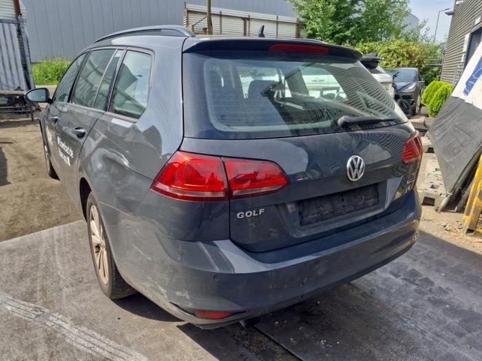 Usagé Train arrière complet Volkswagen Golf VII Variant (AUVV) 1.6 TDI BlueMotion 16V Prix € 199,99 Règlement à la marge proposé par A-Team Automotive