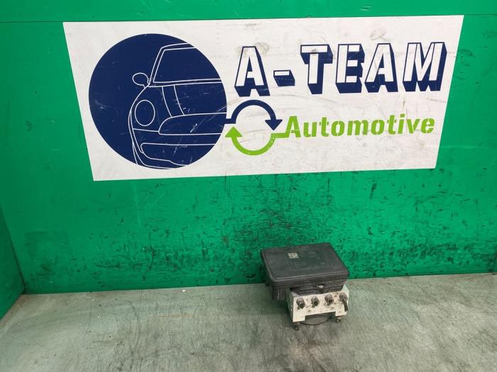 Używane Pompa ABS Dacia Lodgy (JS/SD0J) 1.2 TCE 16V Cena € 149,99 Procedura marży oferowane przez A-team Automotive
