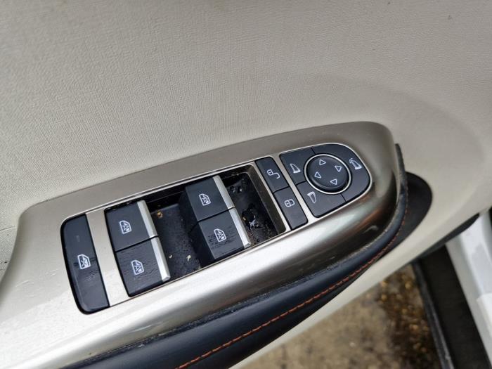 Usados Interruptor de ventanilla eléctrica BYD Dolphin 60,4 kWh Precio de solicitud ofrecido por A-Team Automotive
