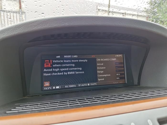 Usagé Affichage intérieur BMW 7 serie (E65/E66/E67) 745i,Li 4.4 V8 32V Prix € 299,99 Règlement à la marge proposé par A-Team Automotive
