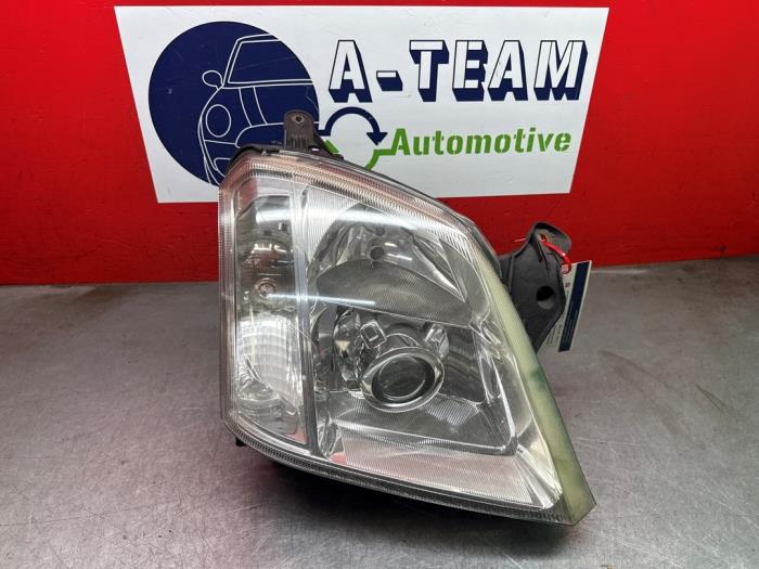 Używane Reflektor prawy Opel Meriva (A) 1.8 16V Cena € 139,99 Procedura marży oferowane przez A-Team Automotive